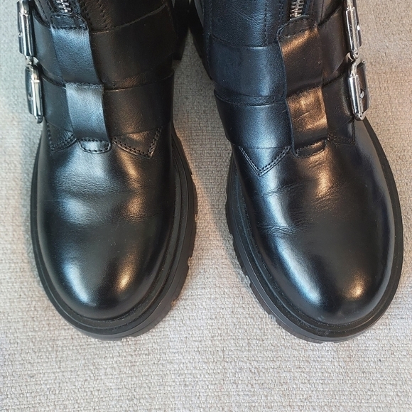 ZARA low heeled Leather ankle boots with buckles - Picture 6 of 11